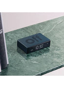 Lexon-Flip-wekker-aluminium-blauw