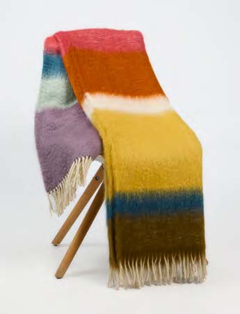 Mantas-Ezcaray-Mohair-Plaid-matisse-55