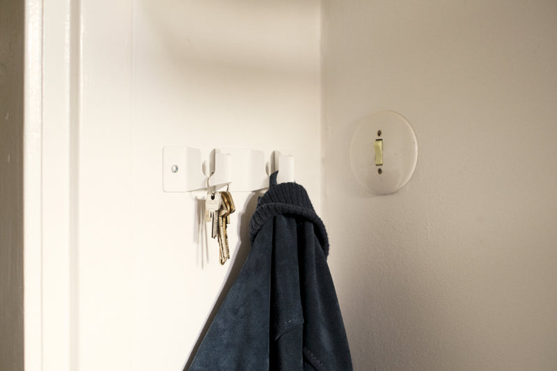 Essem Design Garderobe/Schlüsselhalter mit 4 Haken – Schwarz