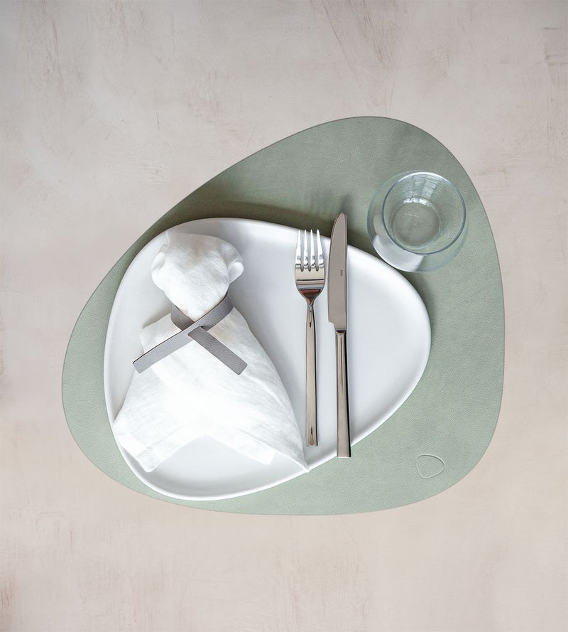 LIND DNA Placemat Curve L - Duurzaam leer - "Hippo" Olive Green