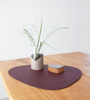 LIND DNA Placemat Curve L - Duurzaam leer - "Hippo" Plum