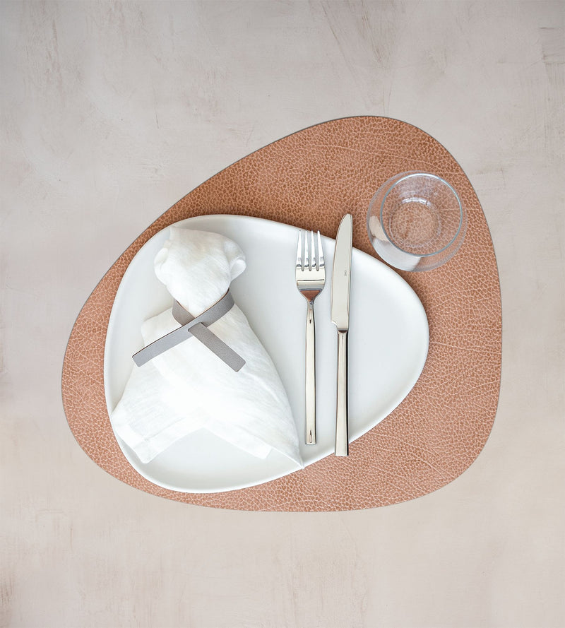 LIND DNA Placemat Curve L  HIPPO - Duurzaam leer - Nude