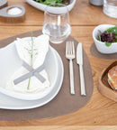 LIND DNA Tischset Curve L – Nachhaltiges Leder – Nupo Brown